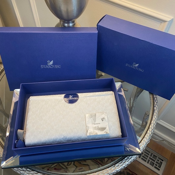 Genuine New in Box Swarovski Leather Wallet - Suede Lined - Picture 11 of 11